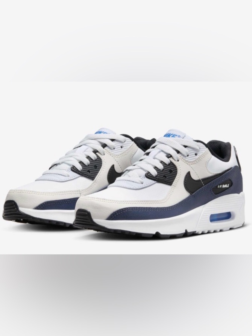 Brand New Never worn Kids Nike  Air Max Sneakers in White, Navy, Black